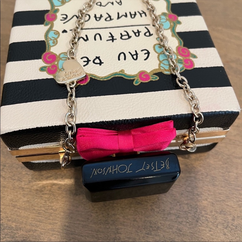 Betsey jhonson crossbody - Picture 5 of 7